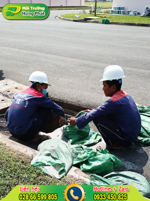 chặn mùi hôi hố ga