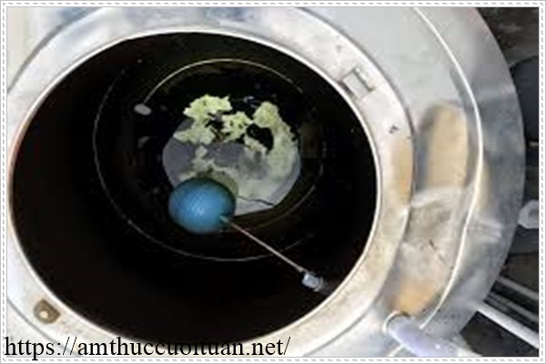 vệ sinh bồn nước đúng cách