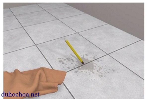 Lau s&agrave;n nh&agrave; sạch b&oacute;ng bằng g&ocirc;m tẩy chỉ