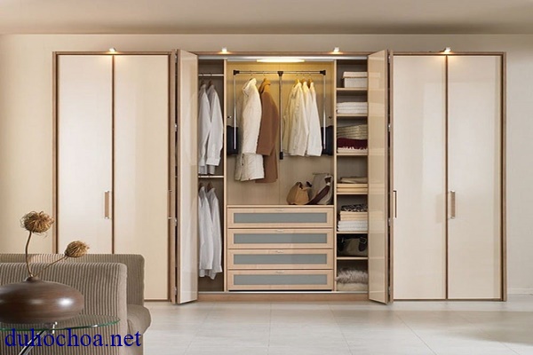 Vệ sinh tủ quần &aacute;o trong ph&ograve;ng