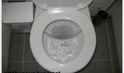 5 cách thông nghẹt bồn cầu nhanh nhất hiện nay