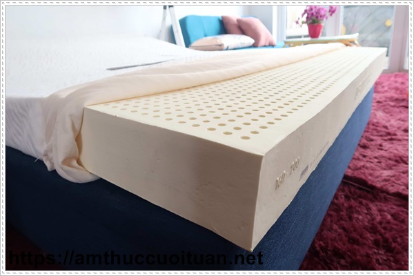 trước khi vệ sinh nệm tại nhà, hãy tháo rời nó ra