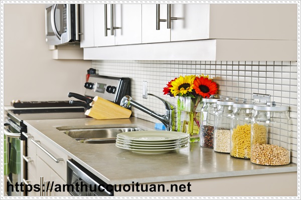 c&aacute;ch vệ sinh nh&agrave; bếp c&ugrave;ng tủ bếp v&agrave; mặt bếp