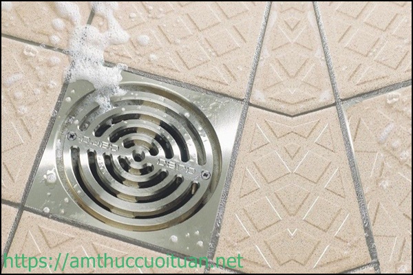 Tay-rua-mui-hoi-lo-thoat-cong